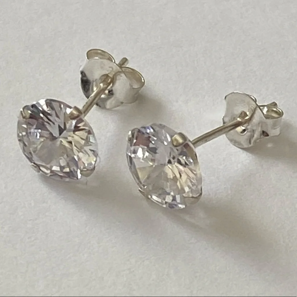 925 Silver earrings 7mm clear cz cubic zirconia stone stunning